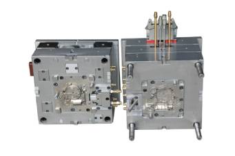 在注塑模具制造中什么叫做行位和斜頂？