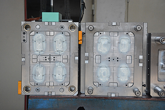 蓋板注塑模具成型結構設計