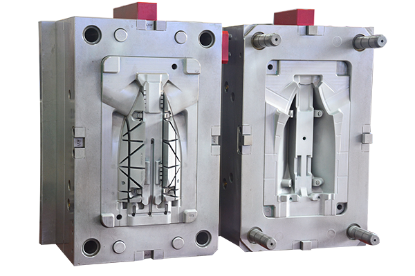 銘洋宇通汽車(chē)模具制造