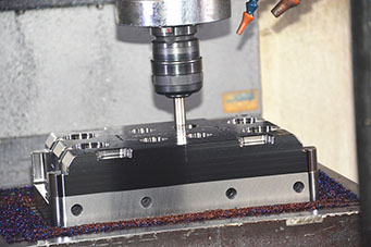 汽車注塑模具設(shè)計(jì)加工需要注意什么？