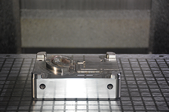 塑膠模具加工廠—因為專業(yè)，所以信賴