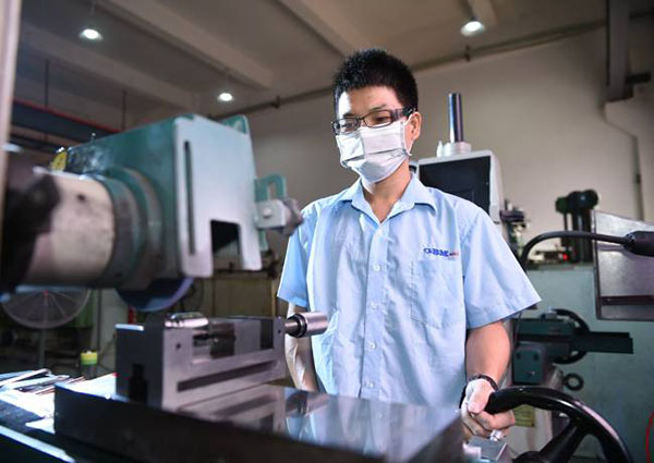 塑膠模具加工廠(chǎng) 塑膠模具加工廠(chǎng)