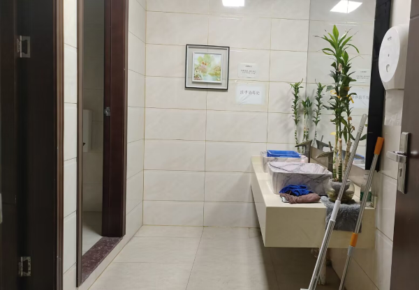 精密模具工廠環(huán)境 精密模具工廠環(huán)境