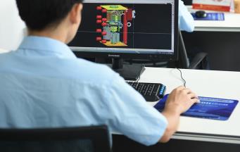 PEEK注塑加工五大關(guān)鍵注意事項：與普通塑料注塑有何不同？